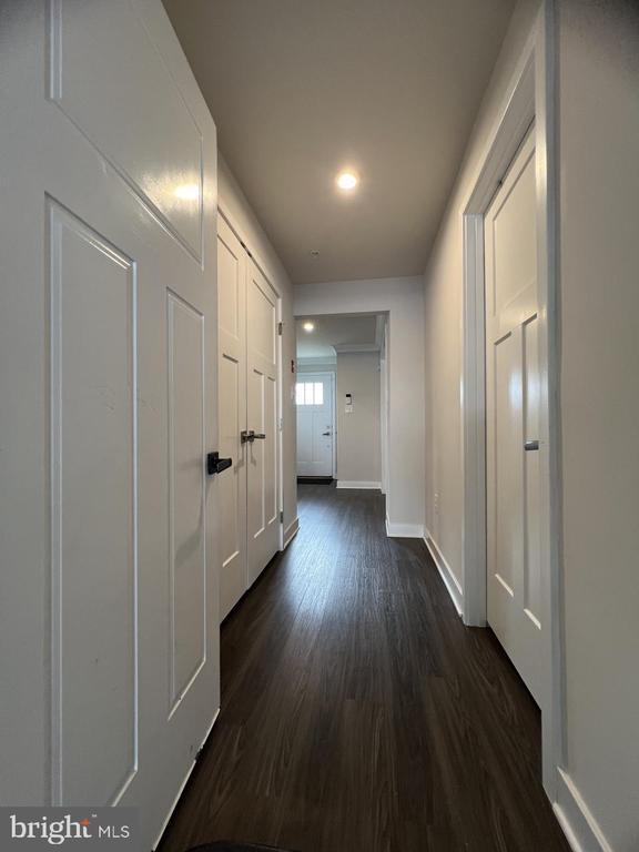 Building Photo - 272 Sugar Maple Square