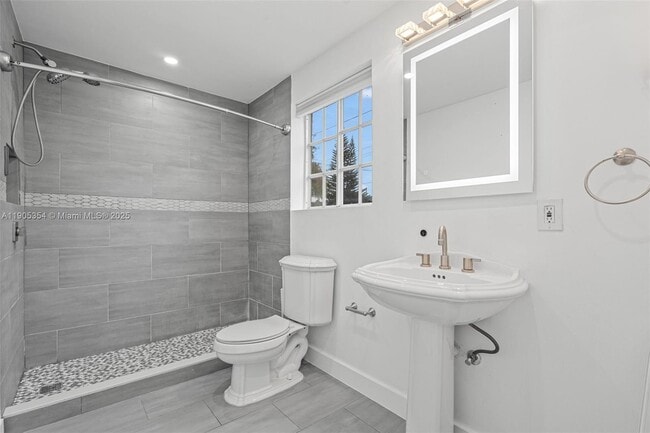 Building Photo - 1145 SW 74th Ct