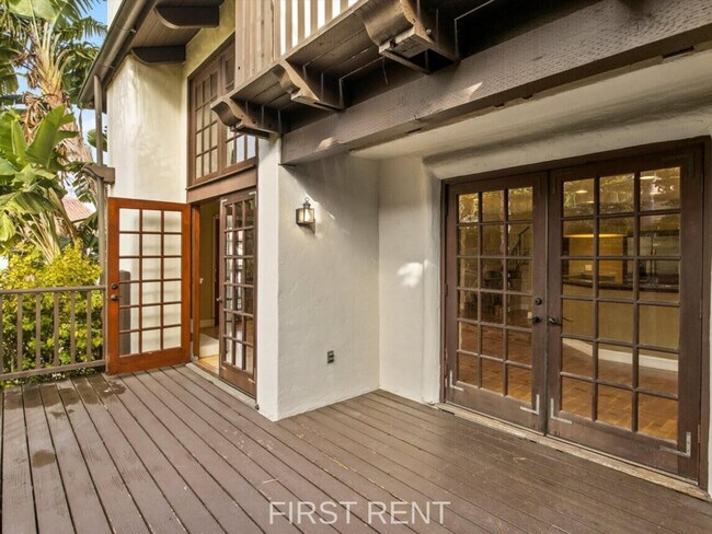 Building Photo - 8642 Villa La Jolla Dr