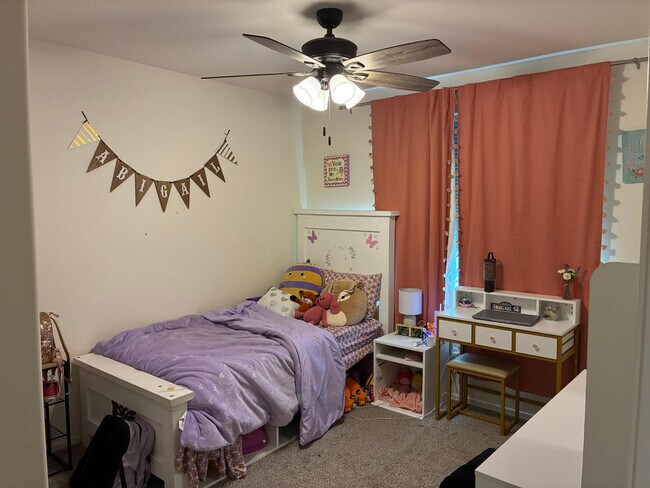 Building Photo - 17540 W Country Club Terrace