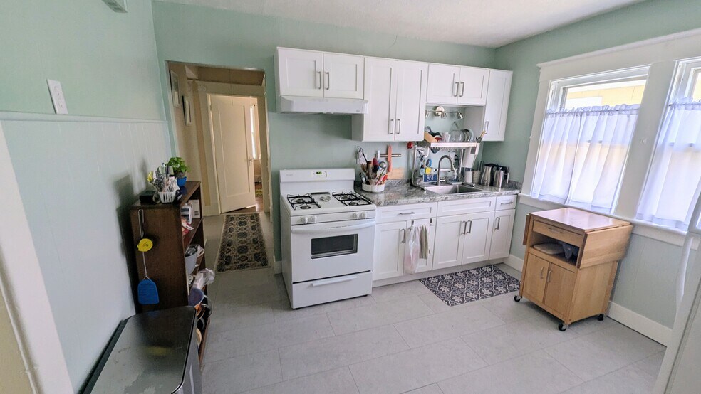 Building Photo - 201 Lovering Ave