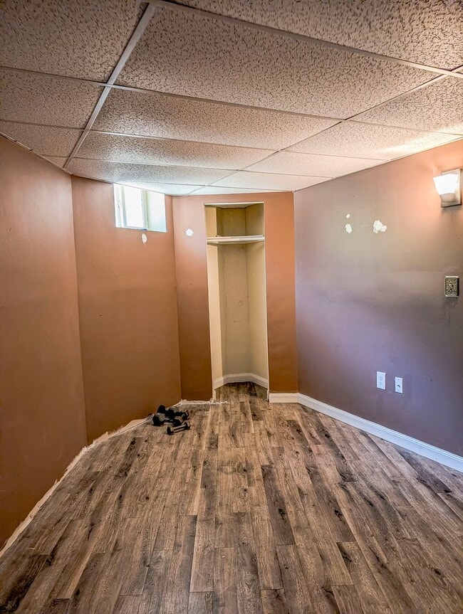 Building Photo - 12433 Cree Ln