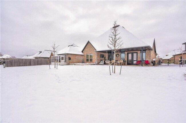 Building Photo - 4 Bedroom Home in Gated Lakes of Traditions- Backs up to a greenbelt- Pool and Playground