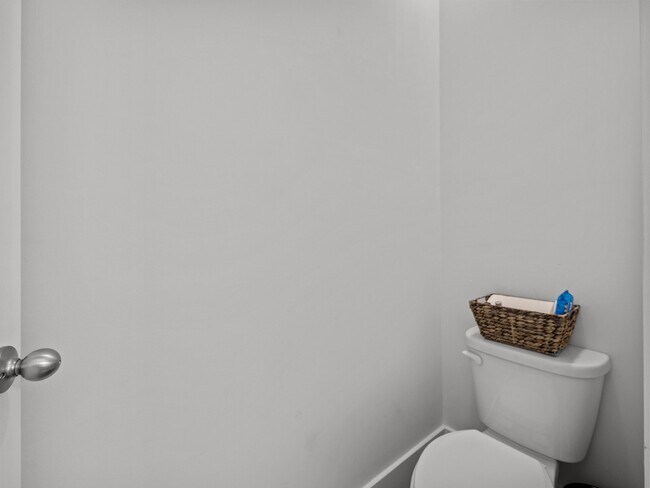 Building Photo - 338 Edgewater Wy