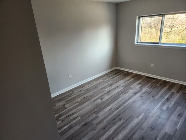 Building Photo - 419 Homestead Rd