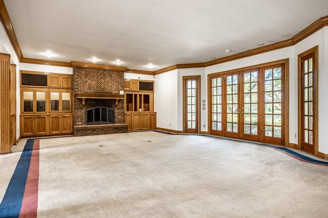 Building Photo - 9628 Summerlakes Dr