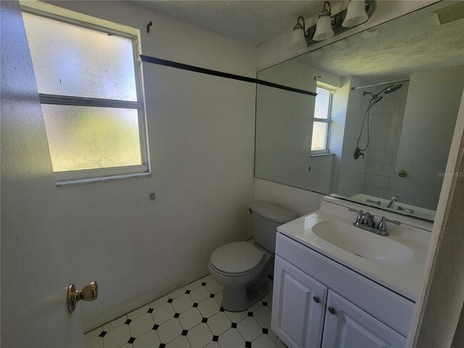 Building Photo - 4642 Roberts Rd