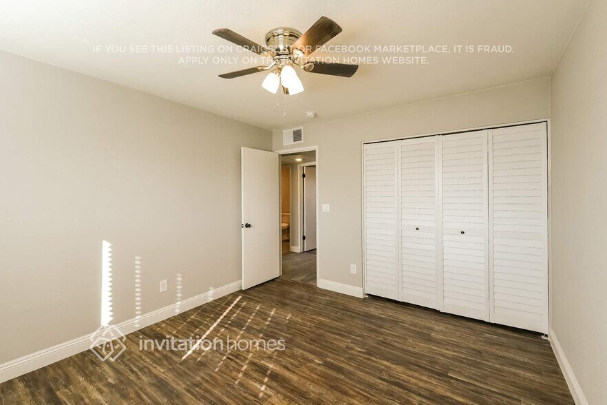 Building Photo - 3136 W Cactus Rd