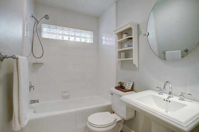 Building Photo - 2228 Addison Rd