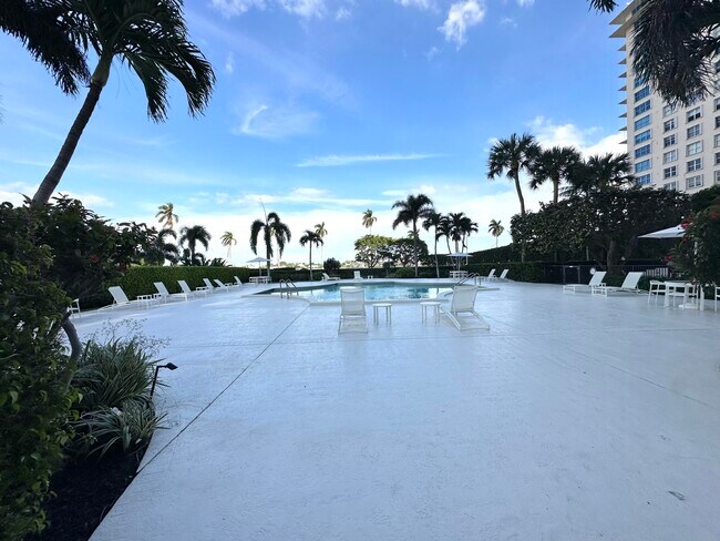 Building Photo - 1801 S Flagler Dr