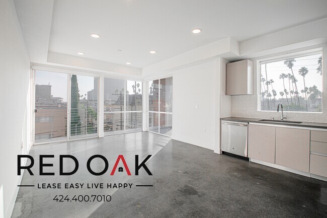 Building Photo - 453 S Kenmore Ave