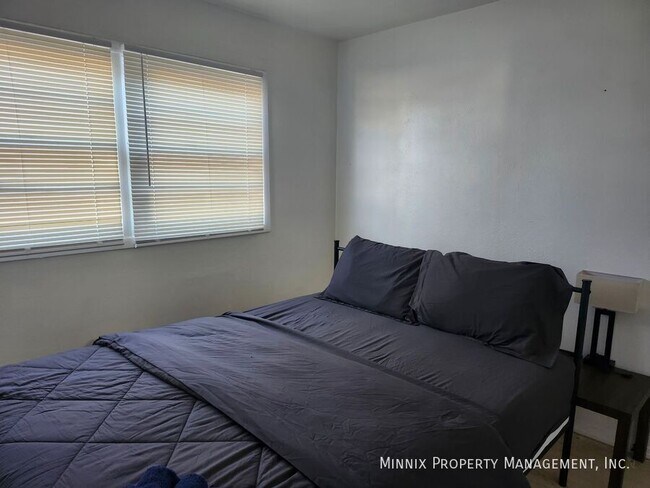 Building Photo - 5005 Avenue W