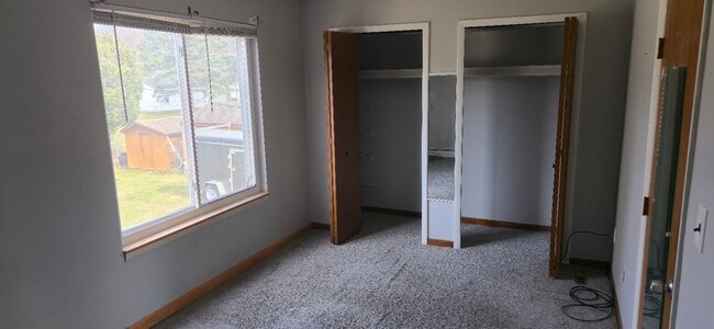 Building Photo - 33990 Edna St