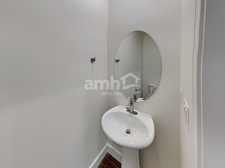 Building Photo - 5993 W Arranmore Dr