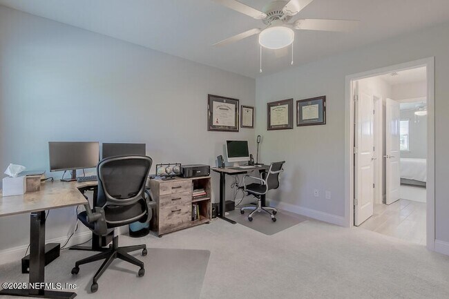 Building Photo - 348 Clifton Bay Lp