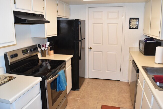 Building Photo - First floor Condo at South Bay