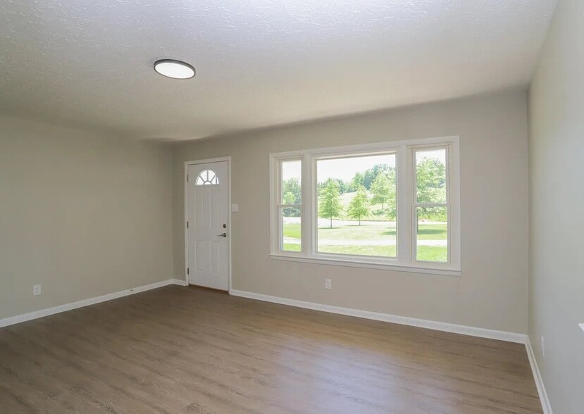 Building Photo - 309 Martin Ct