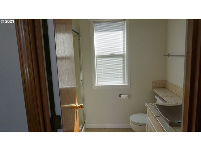 Building Photo - Charming 3-Bedroom Home with Covered Patio...