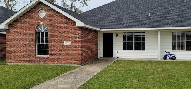 Building Photo - 4410 Nelson Rd