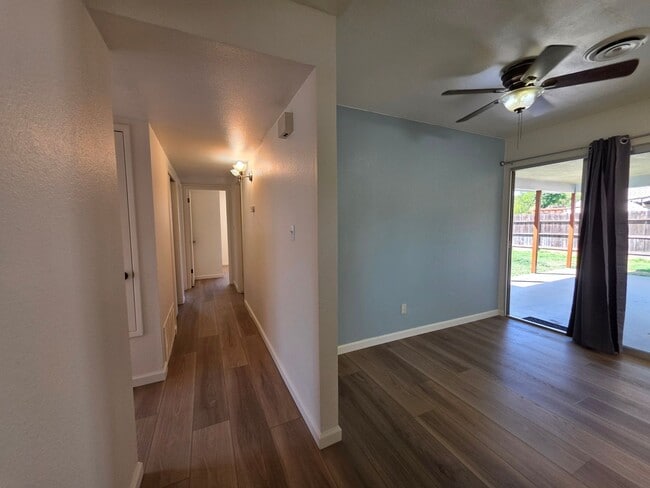 Building Photo - 3-bedroom single story in east Modesto nei...