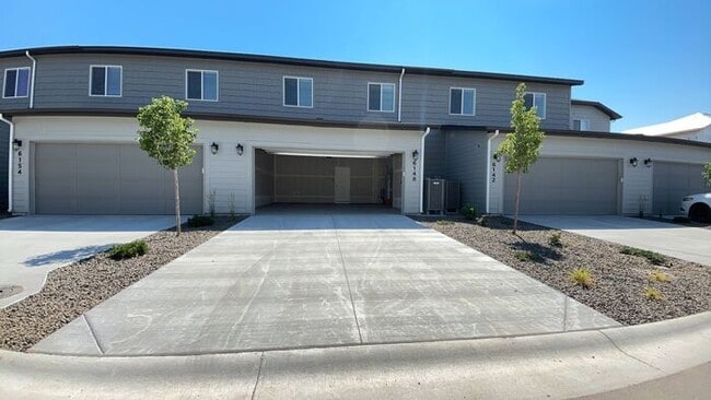 Building Photo - Roe Street Townhomes