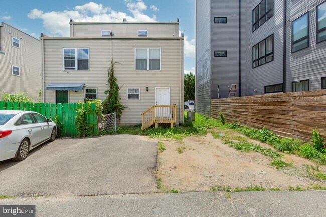 Building Photo - 1719 Ridge Ave