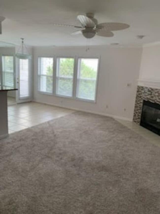 Building Photo - CONDO NEAR THE BAY