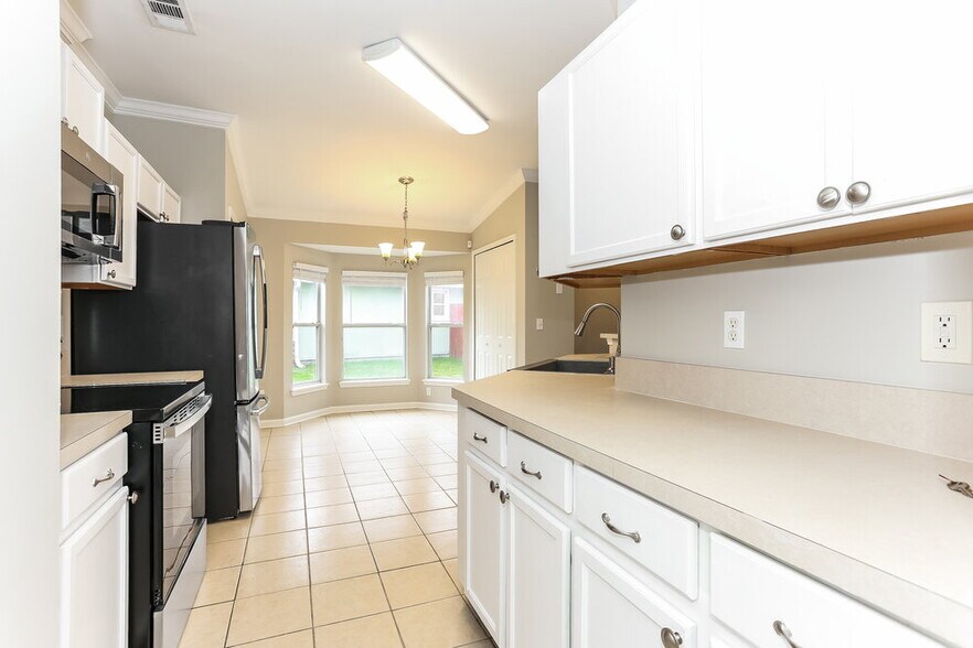 Building Photo - 7328 US Open Blvd