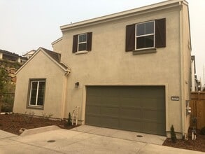 Building Photo - BEAUTIFUL HOME IN FOLSOM IN GATED COMMUNITY!!