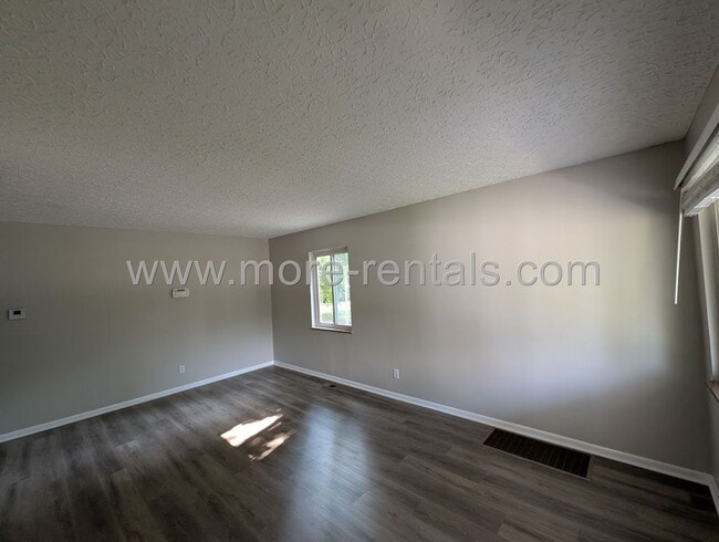 Building Photo - 2613 Edgevale Rd