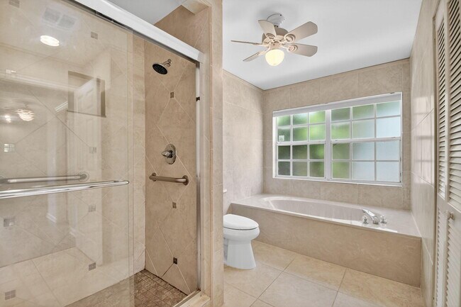 Building Photo - 11570 Briarwood Cir