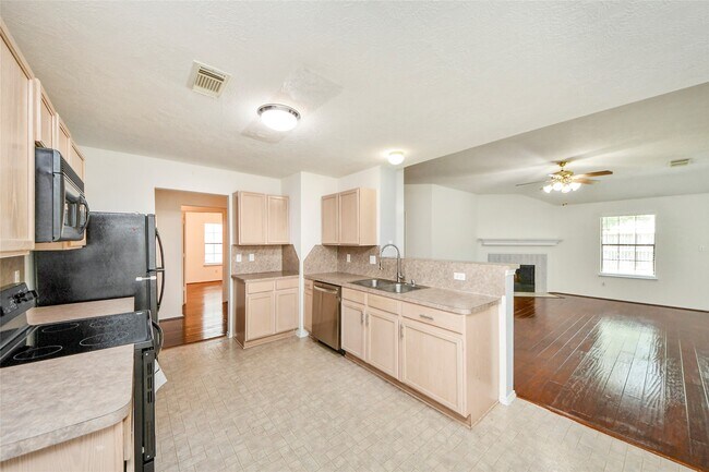 Building Photo - 16134 Coleburn Dr
