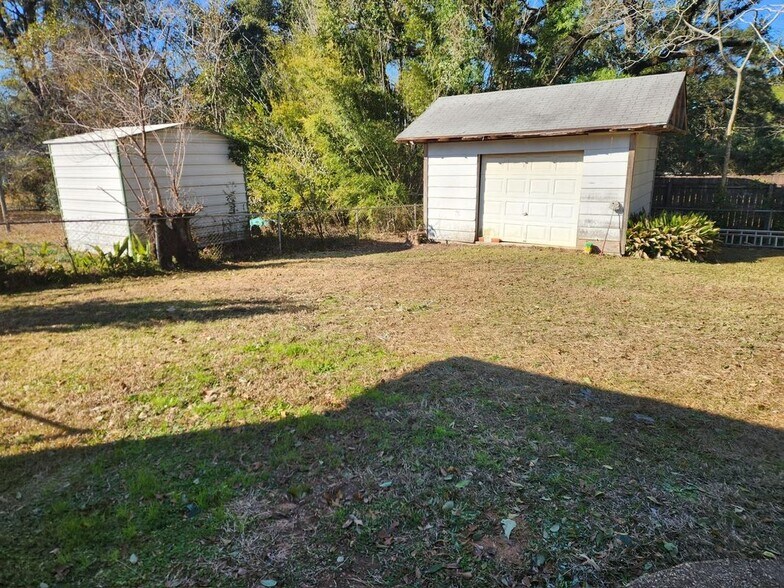 Building Photo - 4156 Palmdale Dr