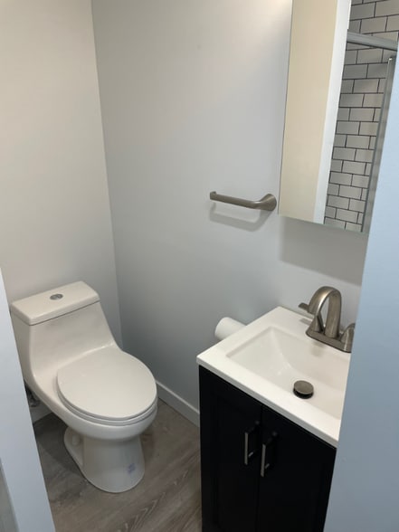 Building Photo - 30 N Terrace Ave