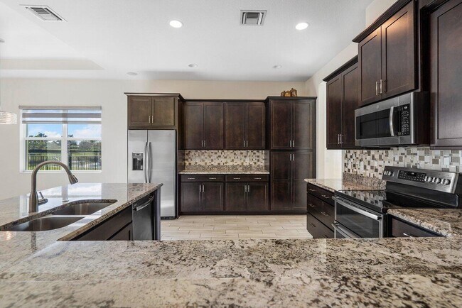 Building Photo - 15964 Whippoorwill Cir