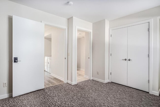 Building Photo - 901 Fulton St W