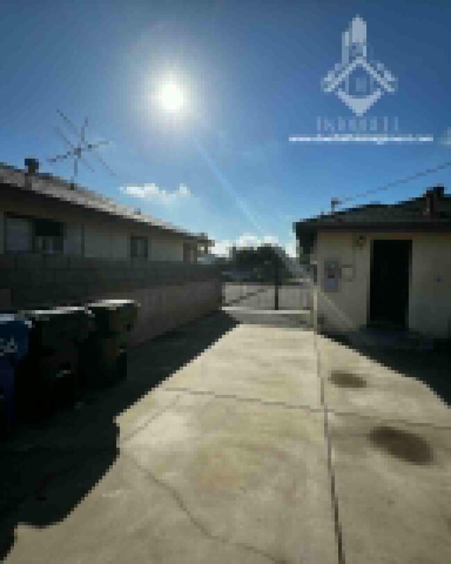 Building Photo - 956 W Harvard Pl