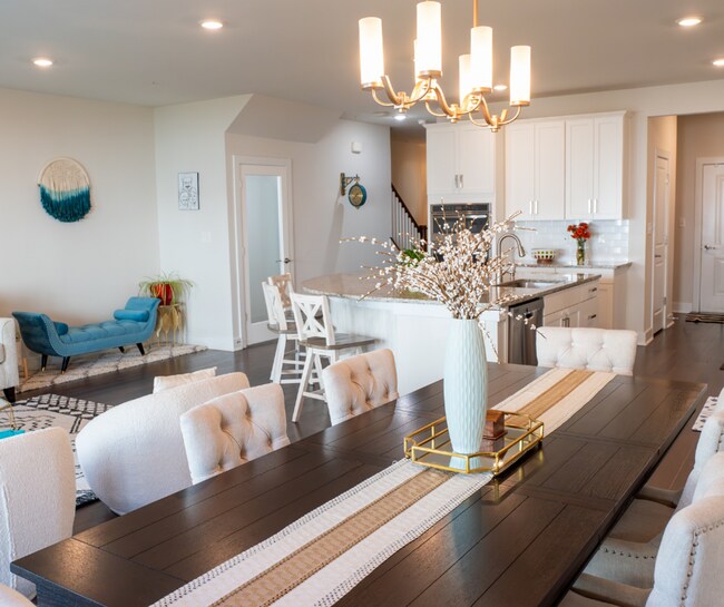 Building Photo - Luxury 3B/3.5B Townhome with Finished Base...