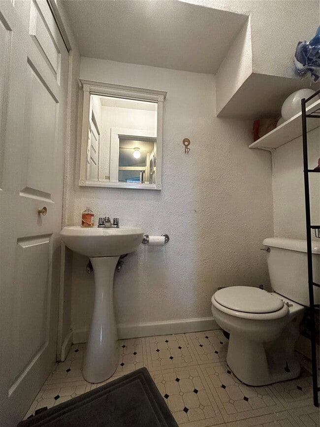 Building Photo - 4511 Avenue B