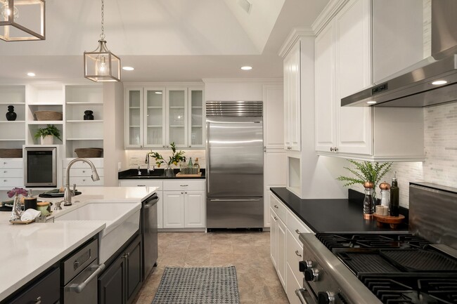 Building Photo - 5bd/3.5ba Duvall Home