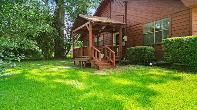 Building Photo - 2101 Bush Dr