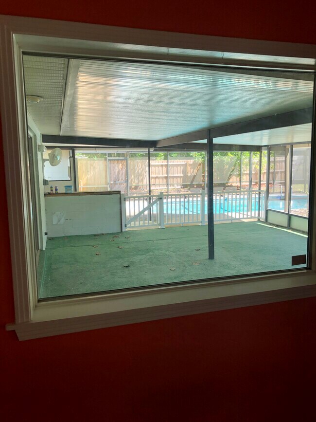 Building Photo - 2031 NW 8th Pl