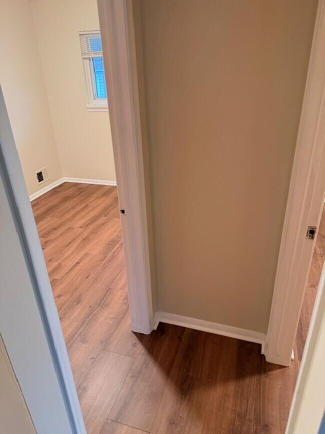 Building Photo - Freshly Transformed 3 Bed Home with Modern Upgrades!