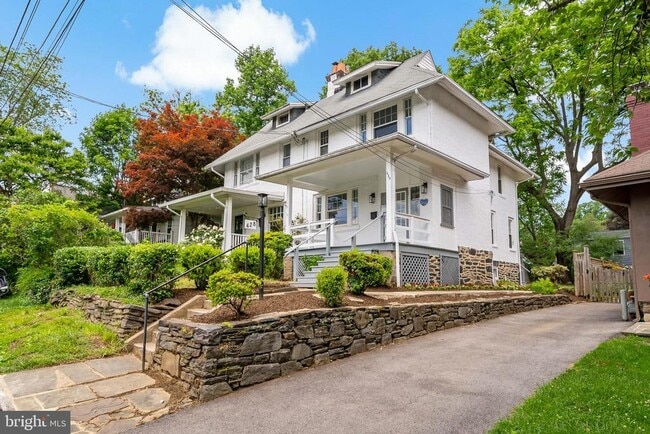 Building Photo - 428 Brookhurst Ave