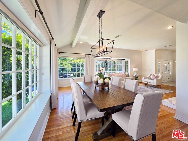 Building Photo - 3690 Crownridge Dr