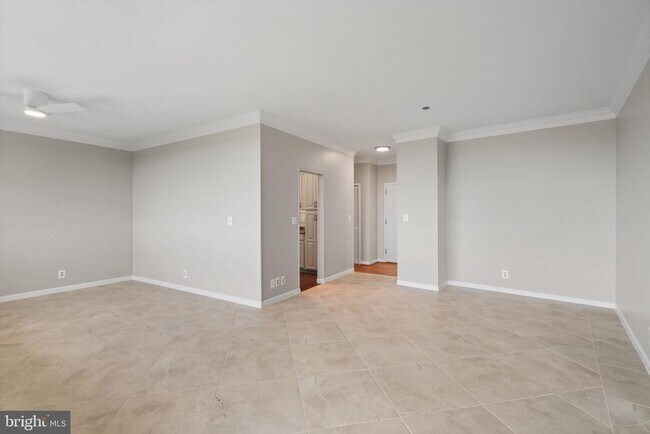 Building Photo - 1805 Crystal Dr