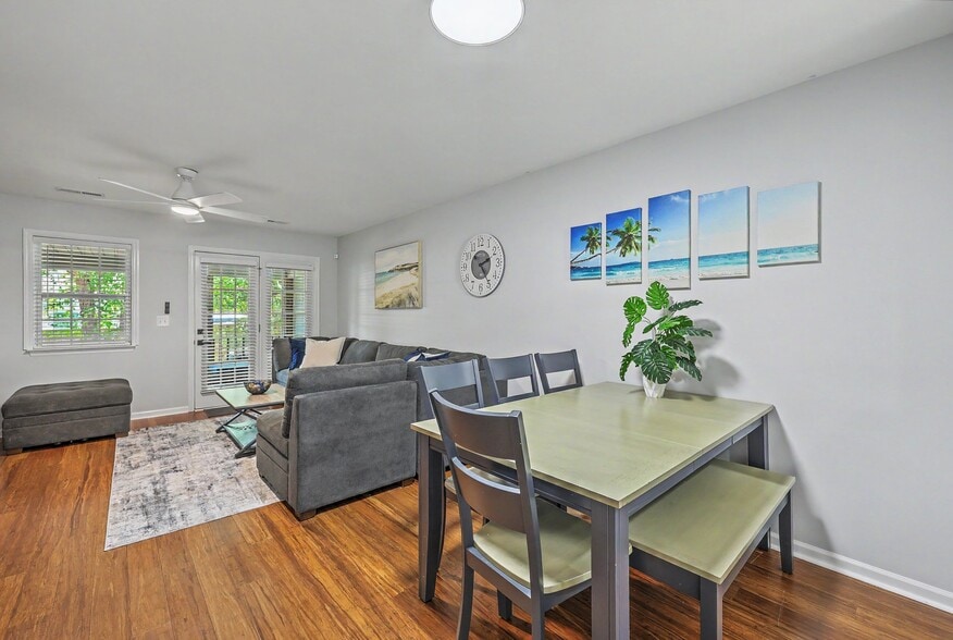 Building Photo - 549 Tayrn Dr