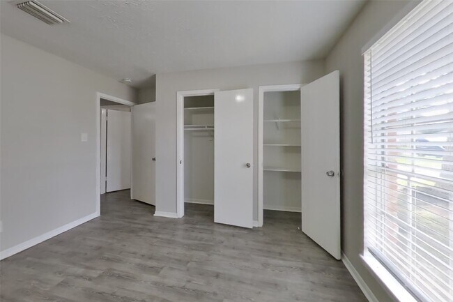 Building Photo - 23115 Earlmist Dr
