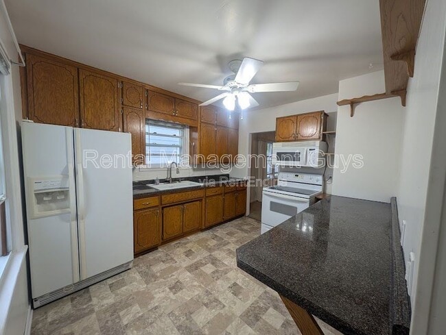 Building Photo - 5027 6th St NE