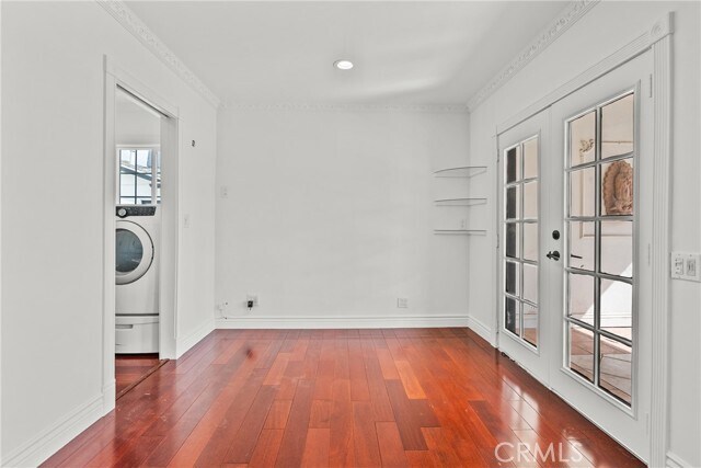 Building Photo - 23036 Burbank Blvd